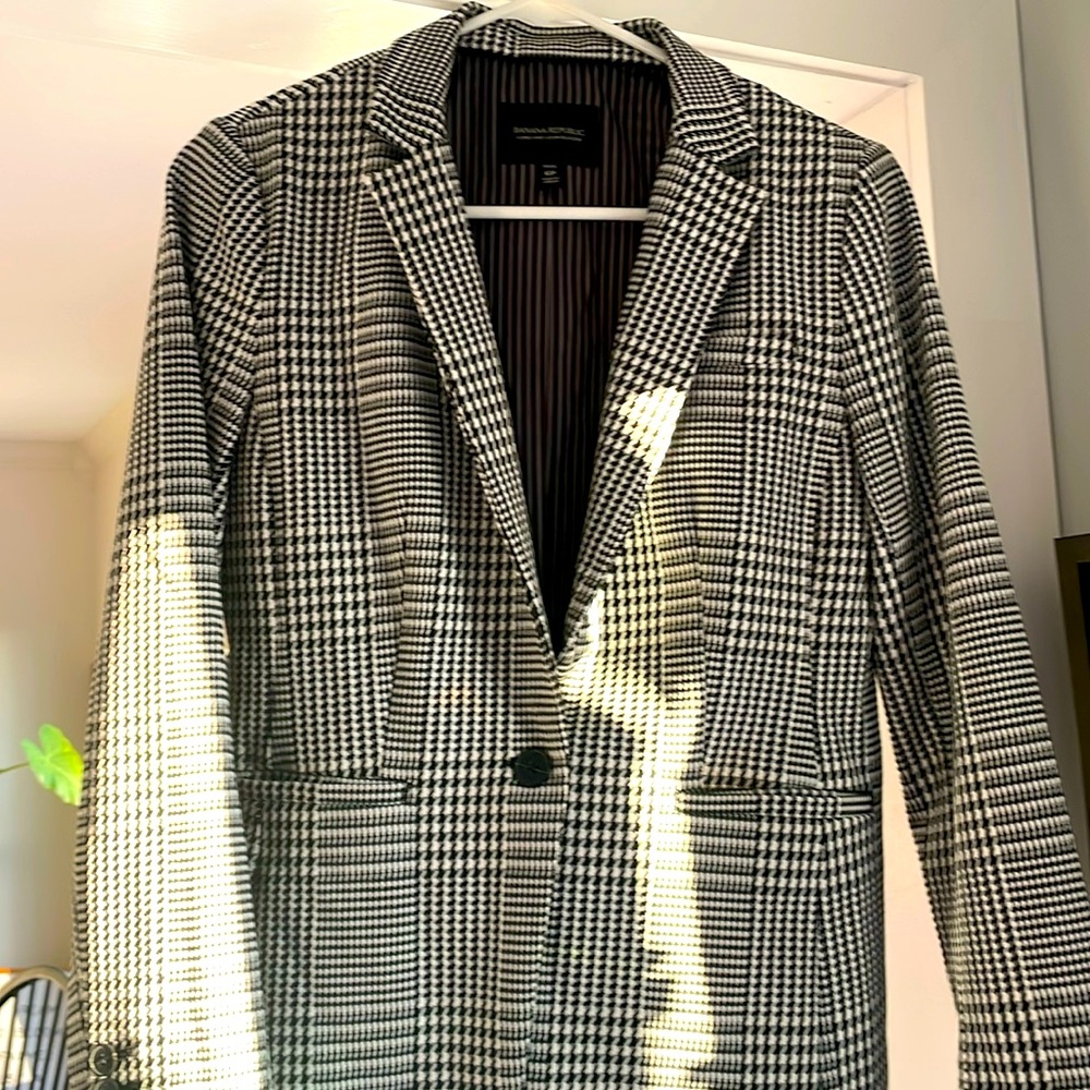 BR houndstooth blazer. Mint condition